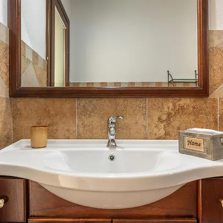 Apartman Maison Pinella - Casa In Centro Con Terrazza *